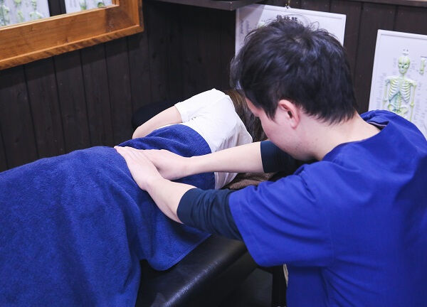 横向き腰